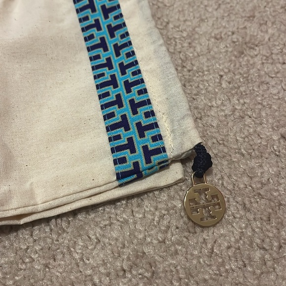 Small Tory Burch shoe box with dust bag and shopping bag (no shoe included) - Picture 5 of 11